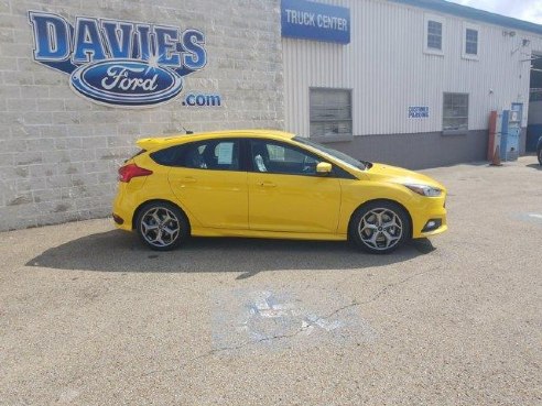 2017 Ford Focus ST Triple Yellow Metallic Tri-Coat, Connellsville, PA