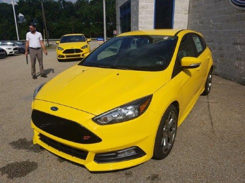 2017 Ford Focus ST Triple Yellow Metallic Tri-Coat, Connellsville, PA