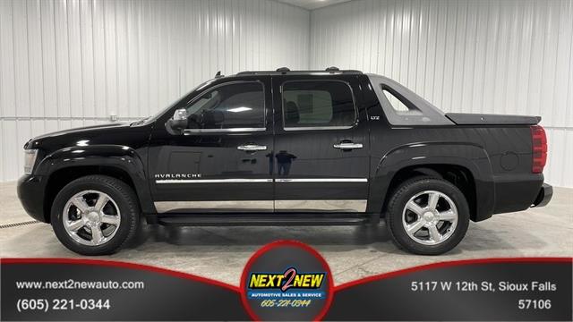 2011 Chevrolet Avalanche LTZ Sport Utility Pickup 4D 5 1-4 ft Black, Sioux Falls, SD