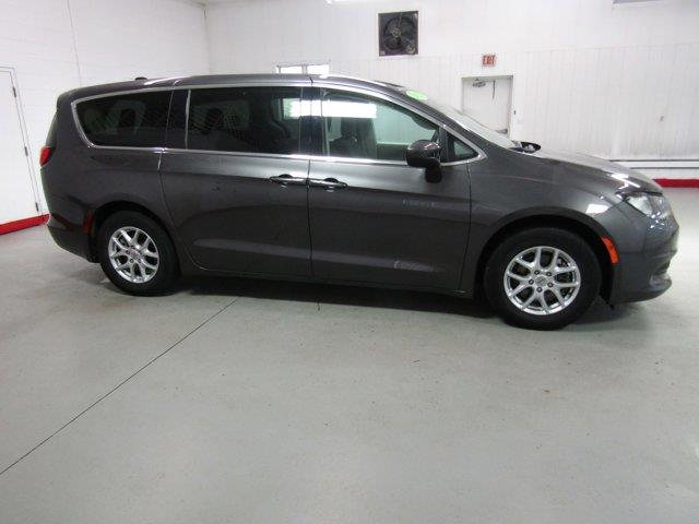 2022 Chrysler Voyager LX Granite Crystal Metallic Clearcoat, Beaverdale, PA