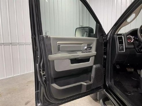 2018 Ram Ram Pickup 1500 SLT Pickup 4D 6 1-3 ft Black, Sioux Falls, SD