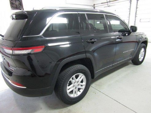 2023 Jeep Grand Cherokee Laredo Diamond Black Crystal Pearlcoat, Beaverdale, PA